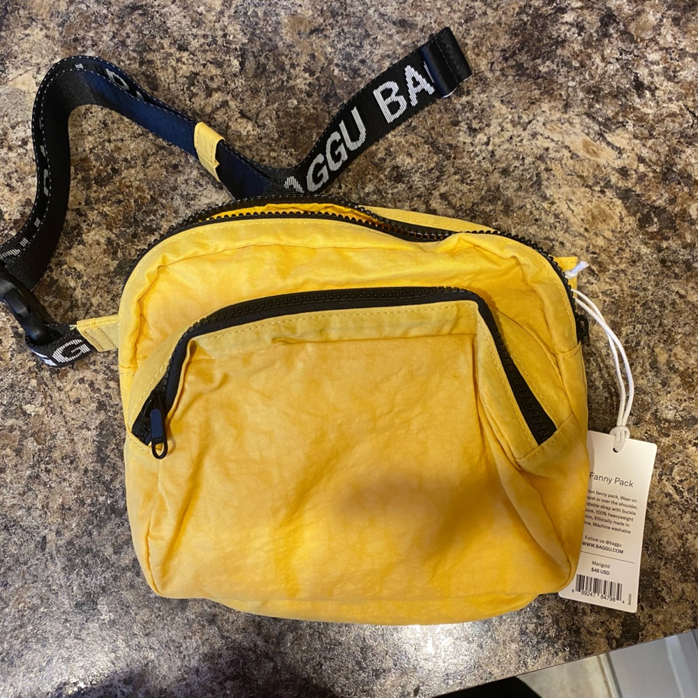 NWT BAGGU Fanny Pack with OG strap